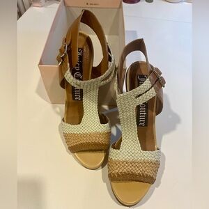 Juicy Couture EUC  Christa woven double buckle wood block heels size 8